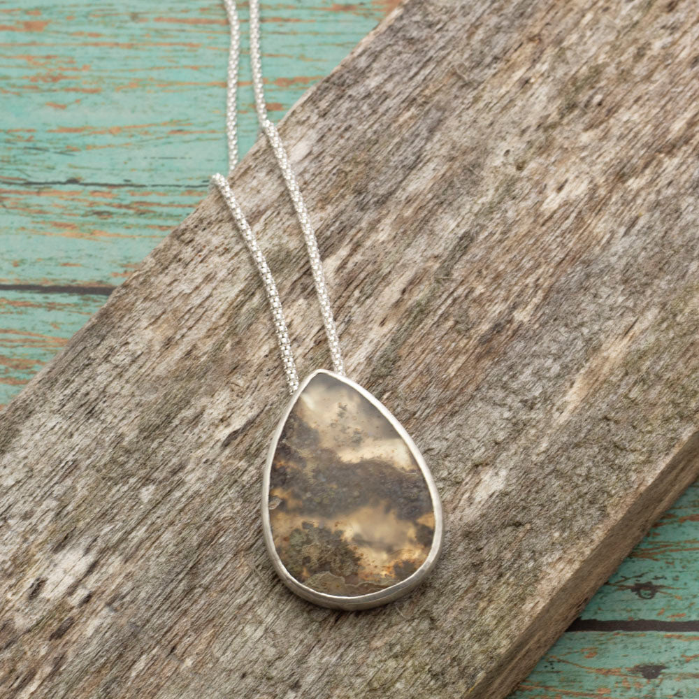 dendritic agate pendant
