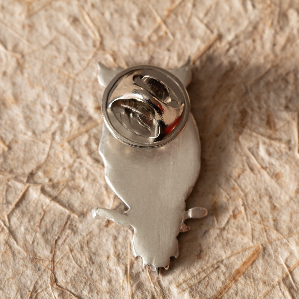 Back view of the sterling silver owl pin showing the pin back and clutch