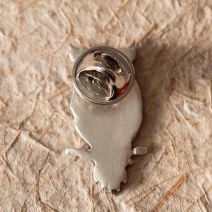 Back view of the sterling silver owl pin showing the pin back and clutch