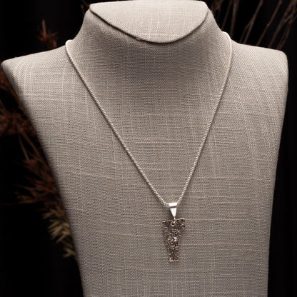 Fine silver vermont necklace on a neutral linen bust