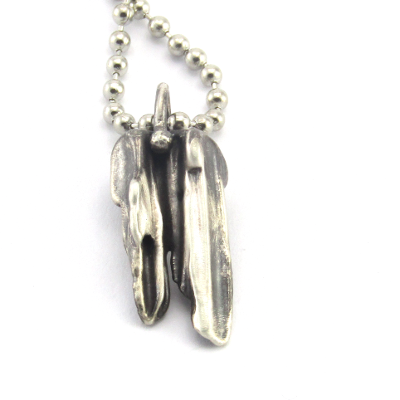 contemporary silver necklace