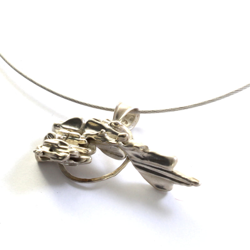 contemporary silver necklace